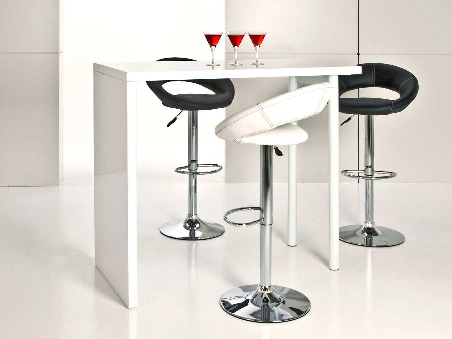 Pult stolica Norsica 110 (Crno)