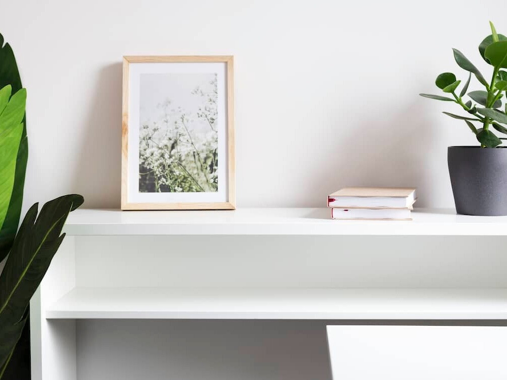 Ugaoni kancelarijski sto Concept Pro Lenart Levfere 101 (Belo + Sjajno belo)