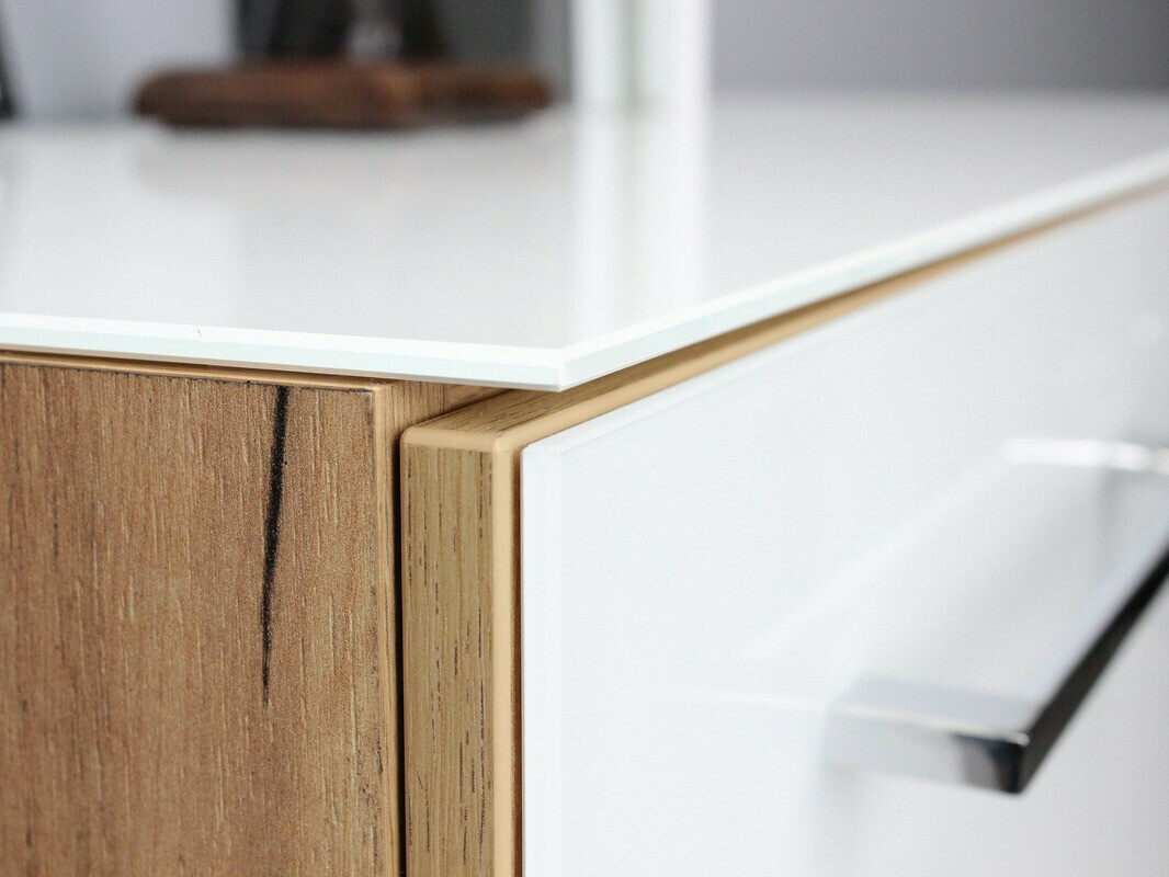 Pokretna kaseta Catcamu 101 (Sjajno belo + Navarra hrast)