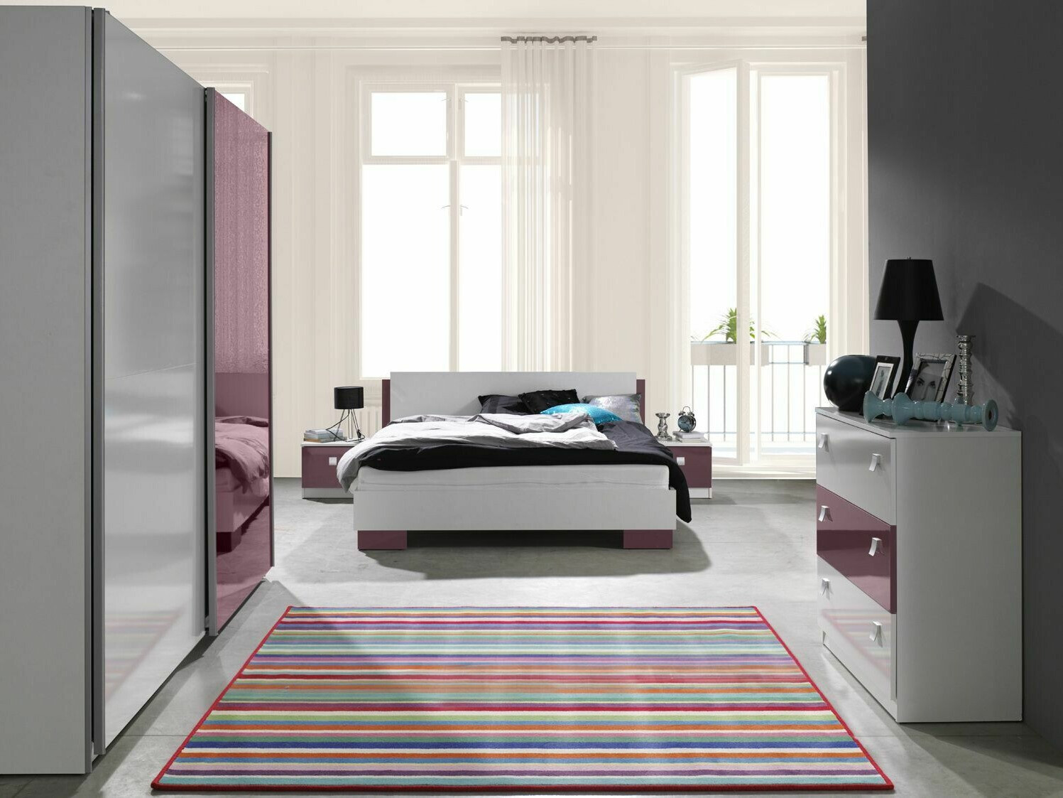 Komoda Murrieta 109 (Belo + Visoki sjaj Ljubičasta)