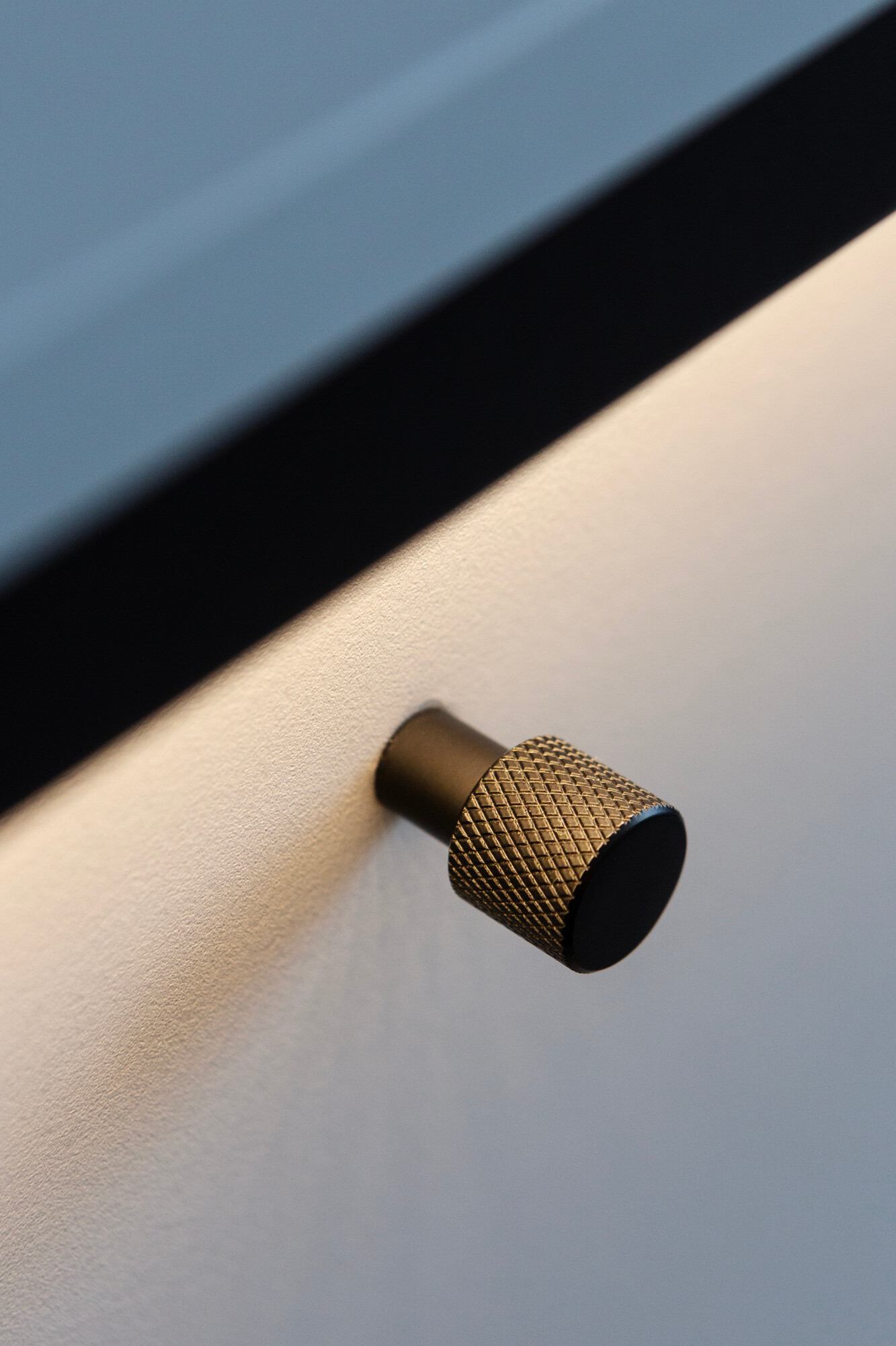 Noćni ormarić Almela 104