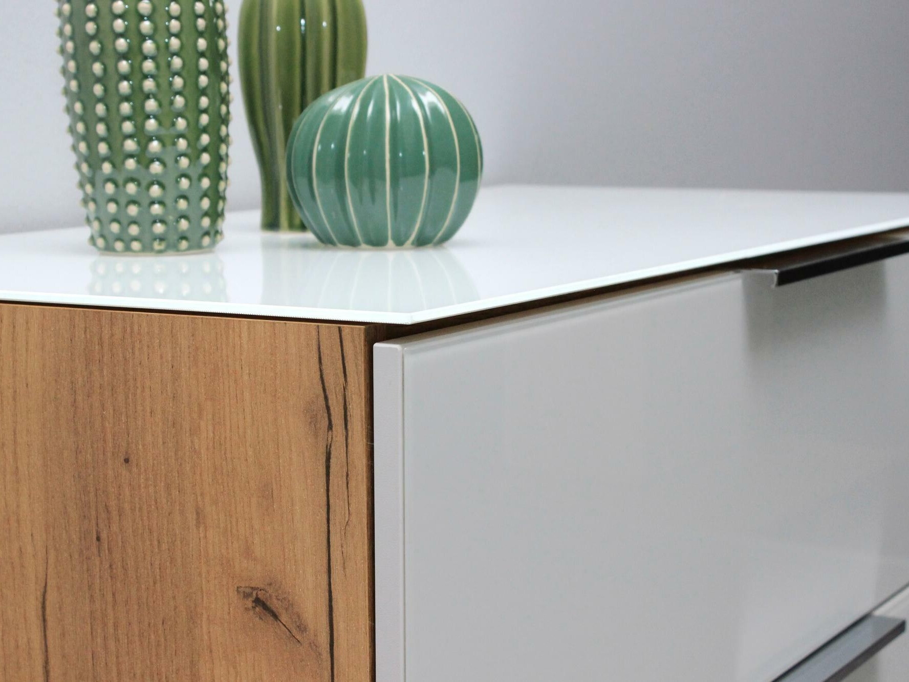 Komoda Sacramento 299 (Sjajno belo + Navarra hrast)