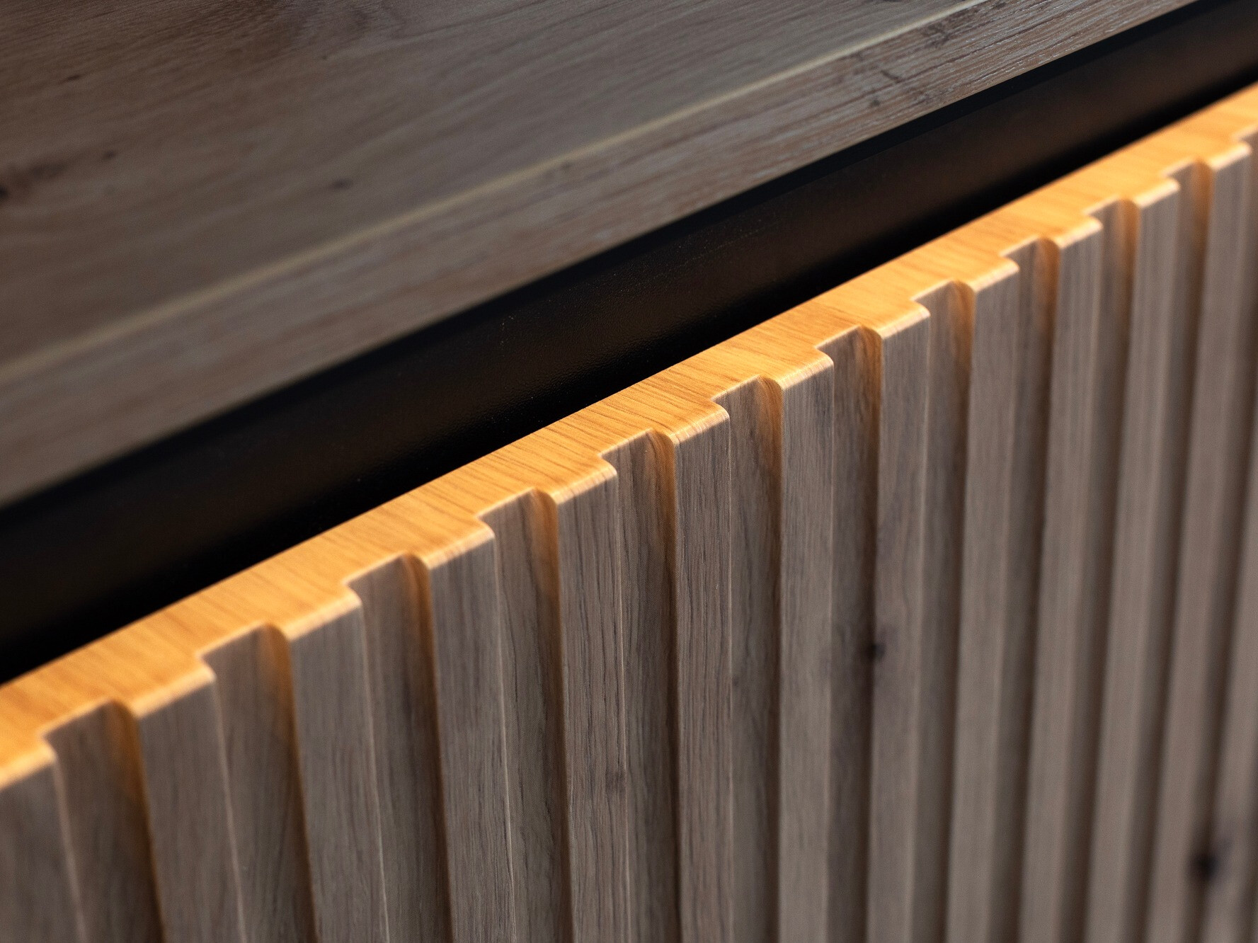 Ormarić Fernolu 103 (Zanatski hrast + Crno)