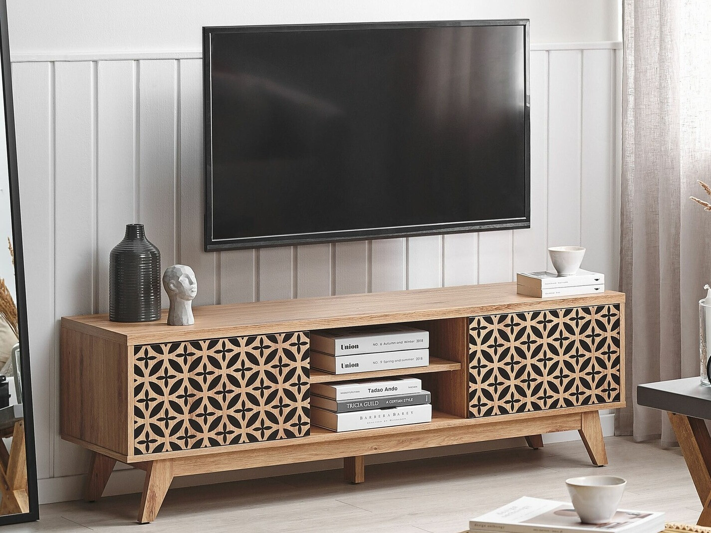 TV komoda Berwyn 1146 (Svetlo drvo + Crno)