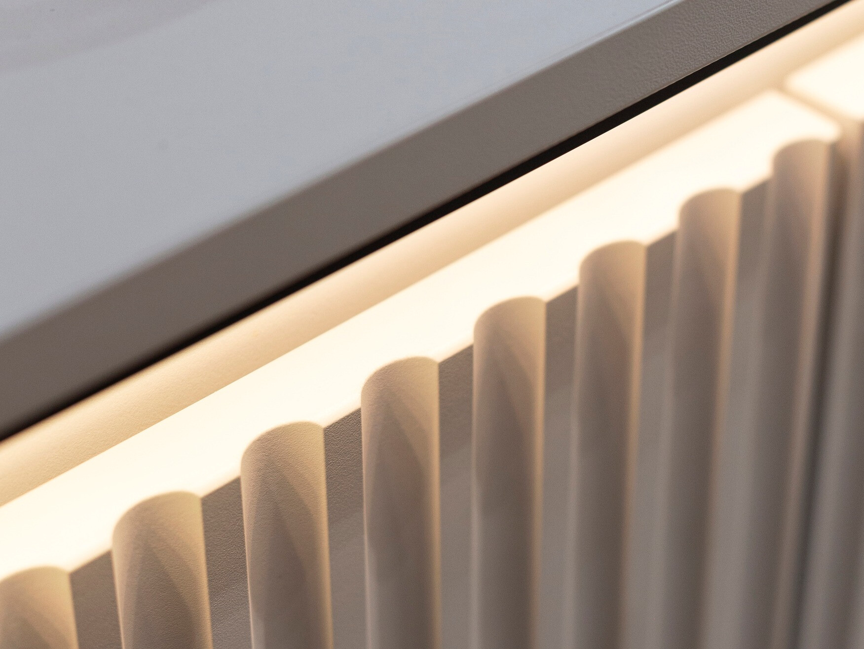 Ormarić Fernolu 101 (Sivo + Crno)