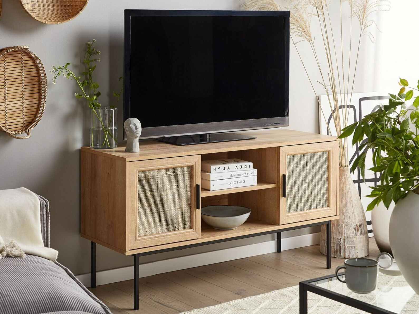 TV komoda Levfelu 108