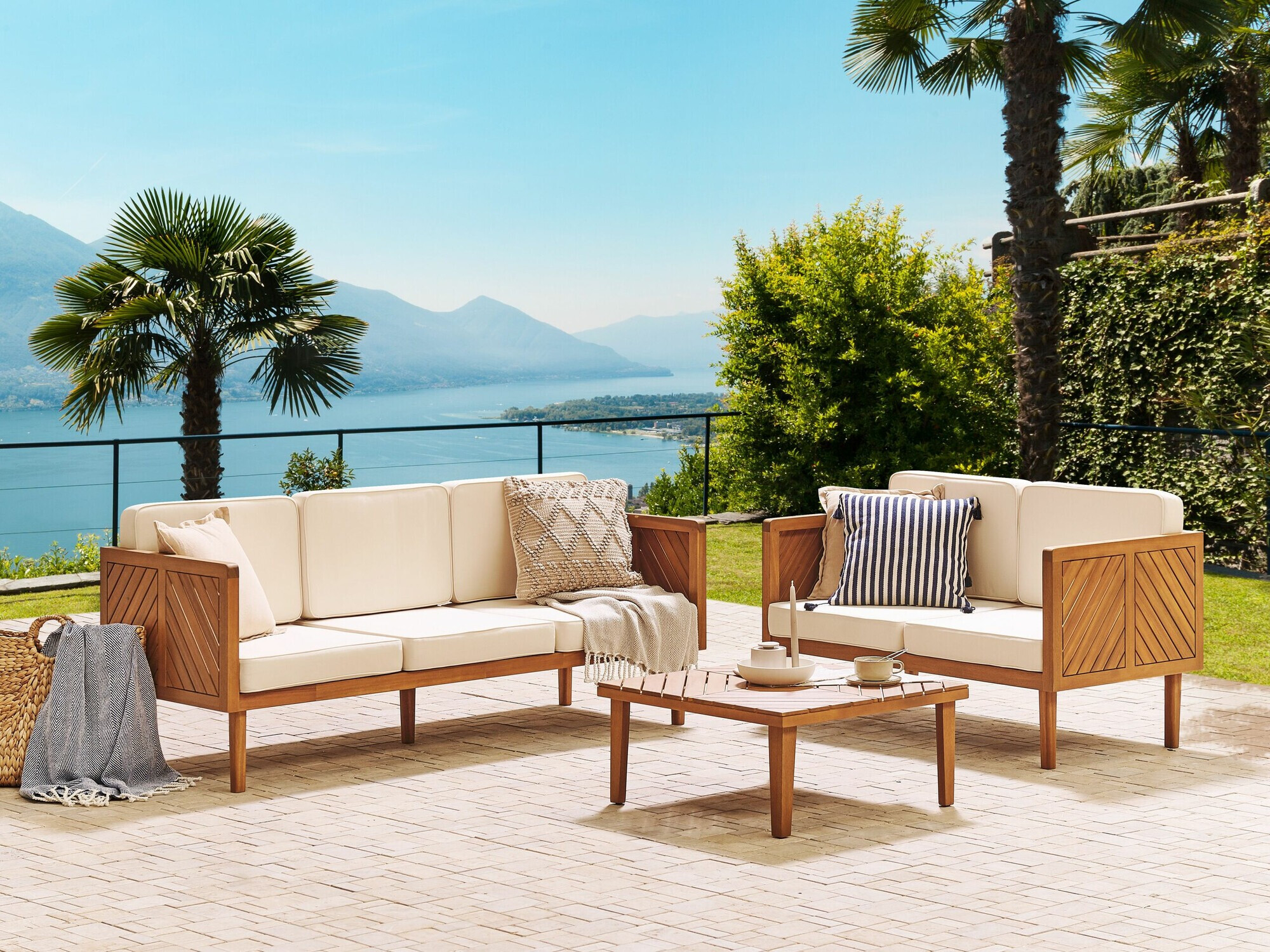 Baštenska sofa Camenou 107