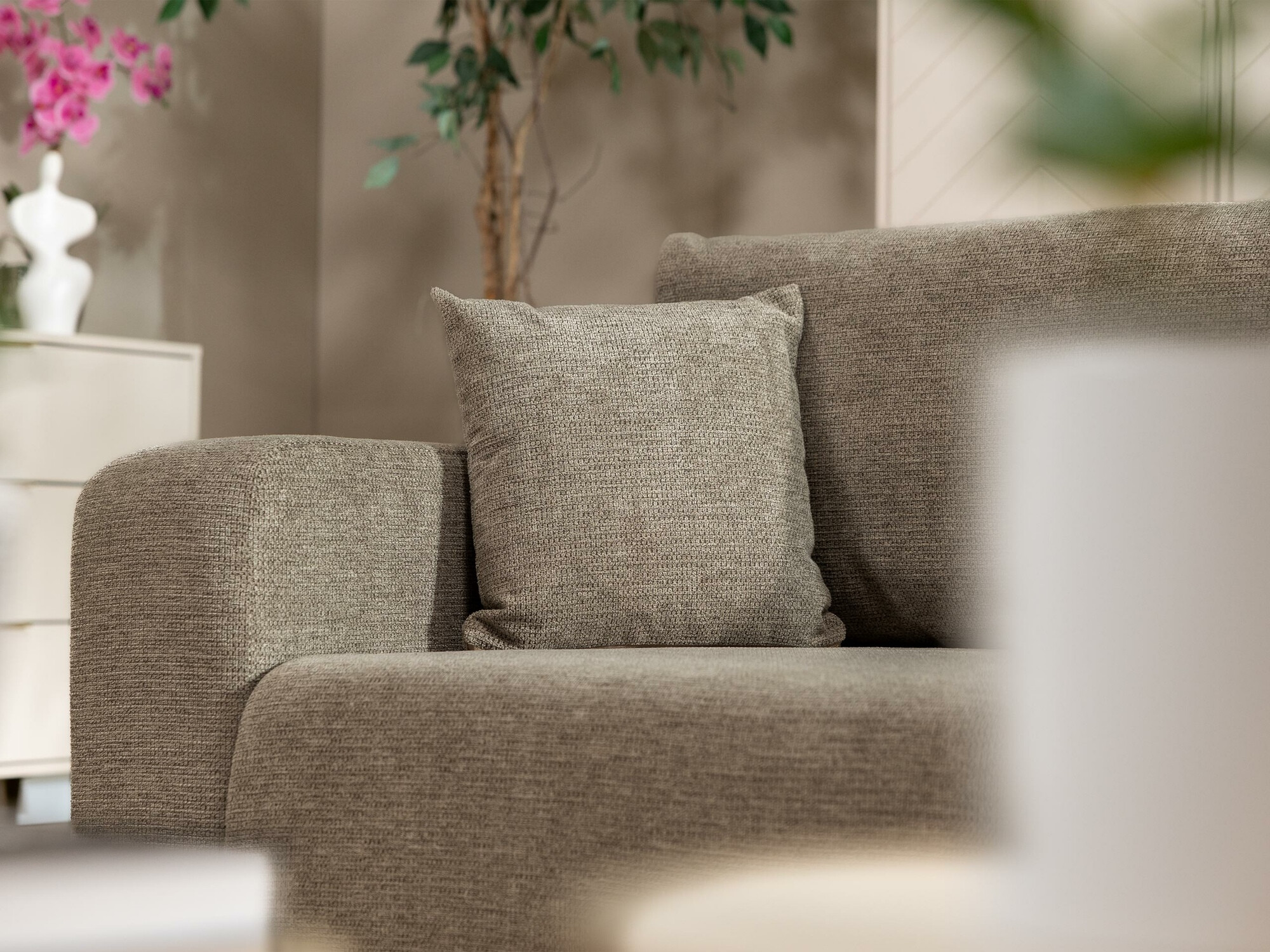 Sofa na razvlačenje Shelton 104 (Lima 80)