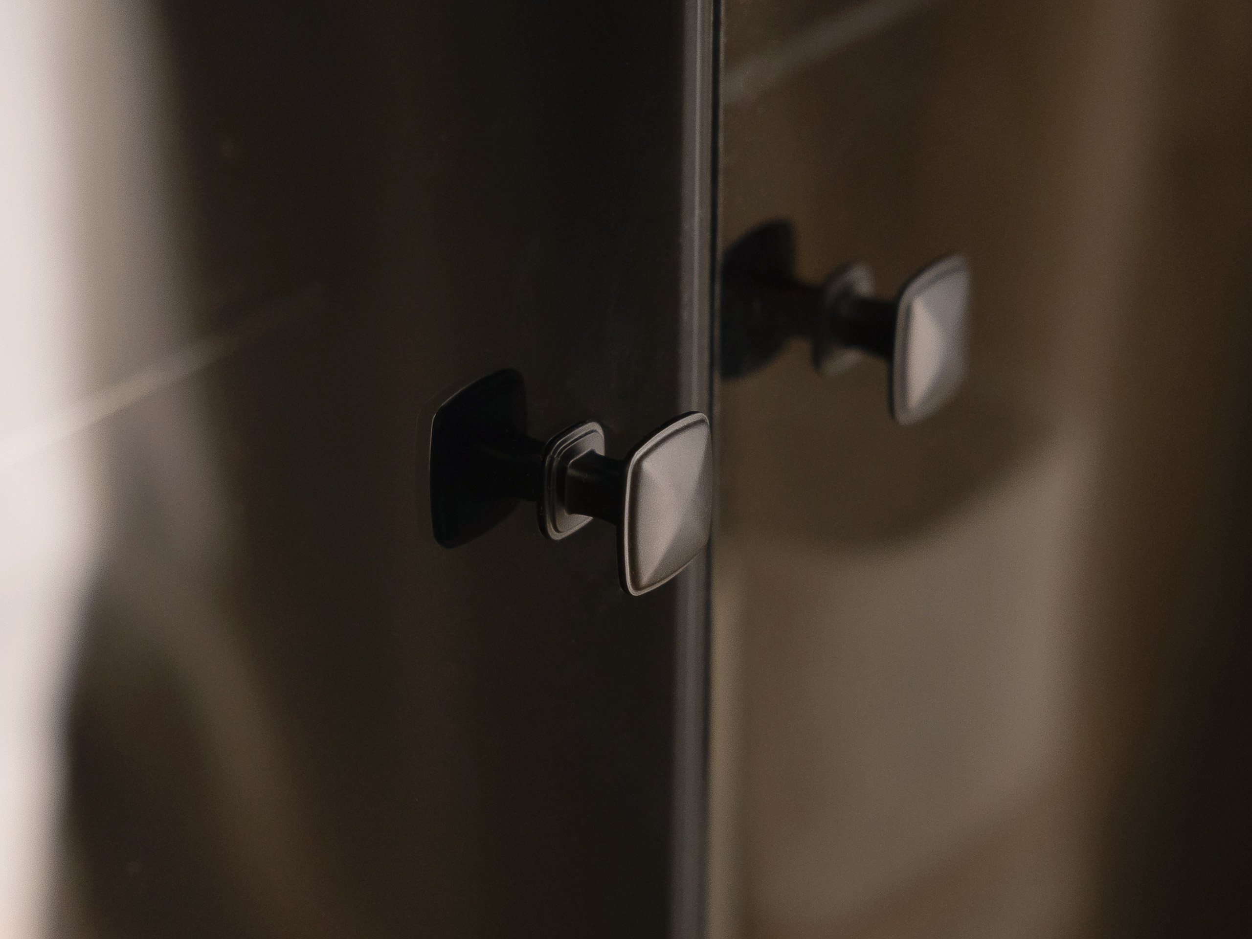 Ormarić Cornovu 102