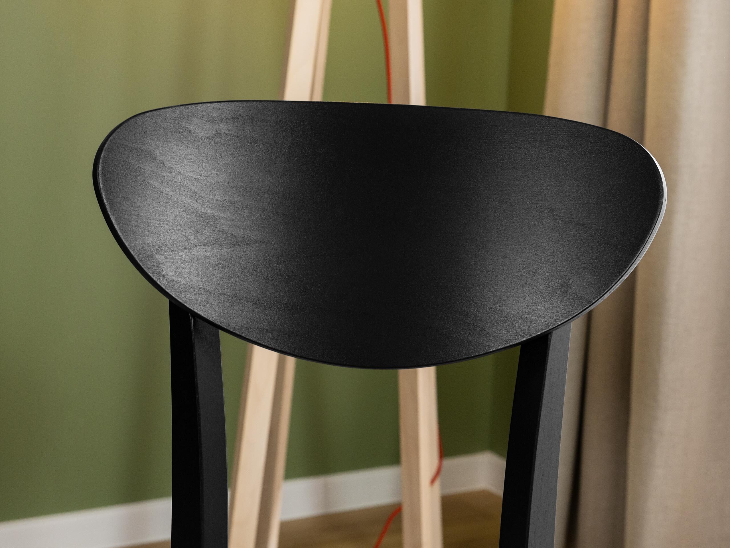 Stolica Victorville 381 (Belo)