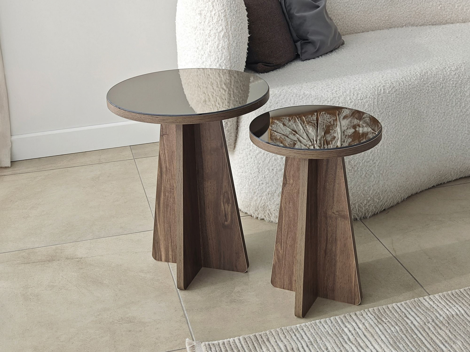 Set pomoćnih stočića Kailua 2821 (Orah)