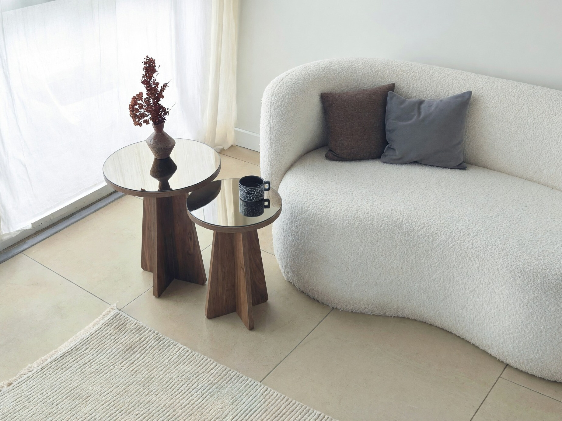 Set pomoćnih stočića Kailua 2821 (Orah)