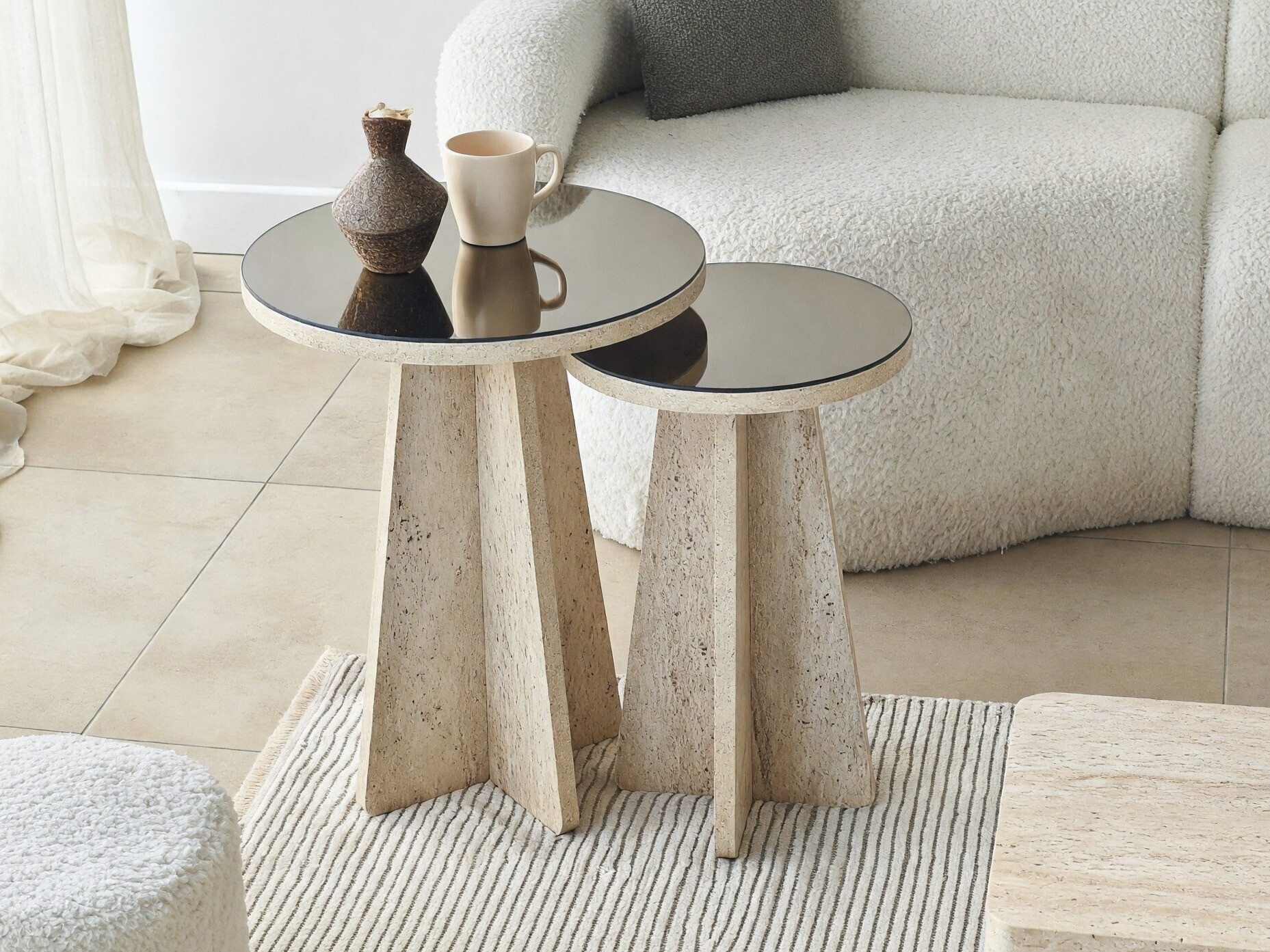 Set pomoćnih stočića Kailua 2821 (Svetli travertin)